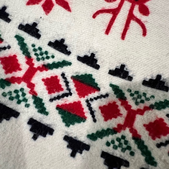 Red and White Mens Pajamas with Reindeer and Snowflake Pattern Dear Dear - Picture 4 of 5